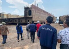 Indonesia menangkap aktivis Palestina Abdul Karim Raed Miqdad berdasarkan permintaan Interpol melalui Red Notice dan ketentuan UU Antiterorisme Indonesia